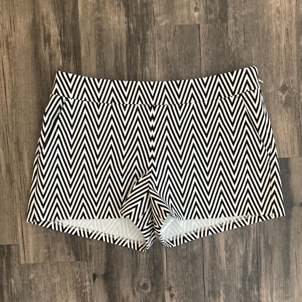 Express black and white zig zag patterned cloth shorts